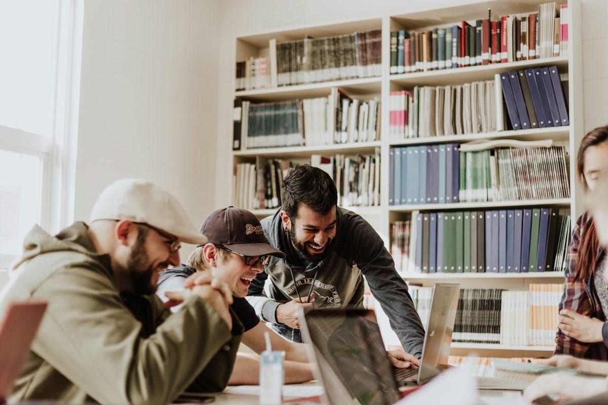 Garantía Juvenil 2026: Ayudas y cursos para menores de 30 años